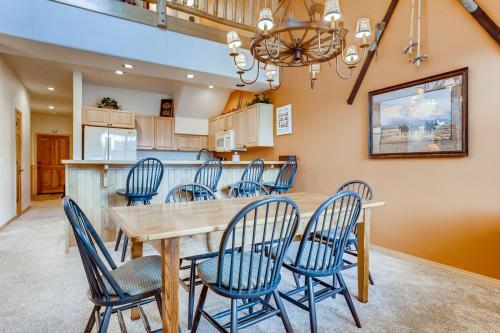 Corral At Breckenridge 207s Heron Condo A Spacious Great Location