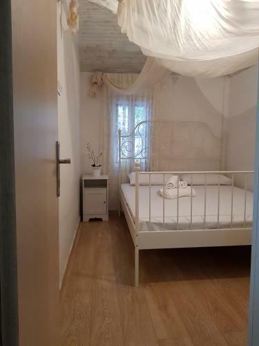 Athina's Home 1