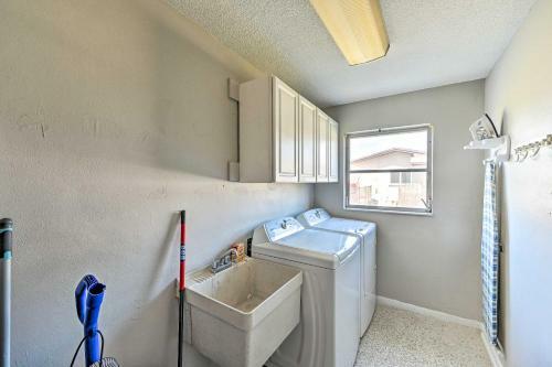 Waterfront Cape Coral Retreat With Boat Access!