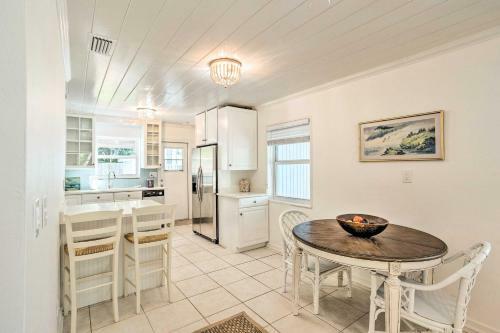 Botanical Jupiter Home With Patio And Fire Pit