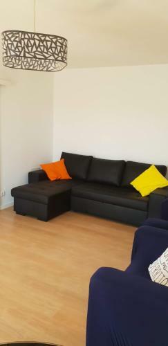 Esthela Home