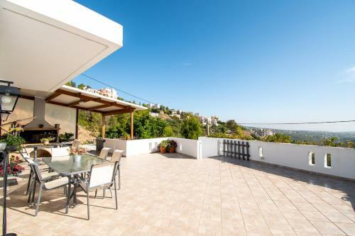 Villa Depys Home Ntrafi