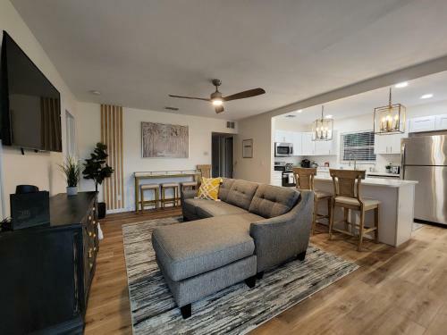 Large Family Home In Largo, Close To Beaches