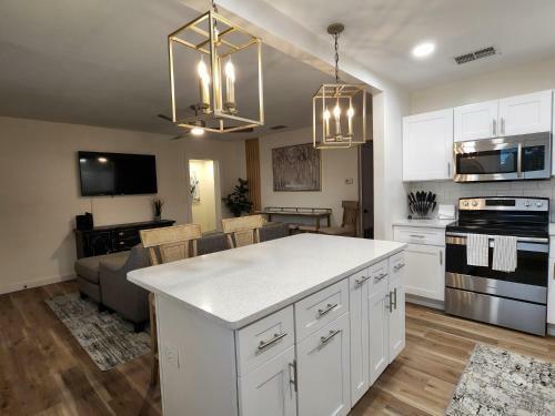 Large Family Home In Largo, Close To Beaches