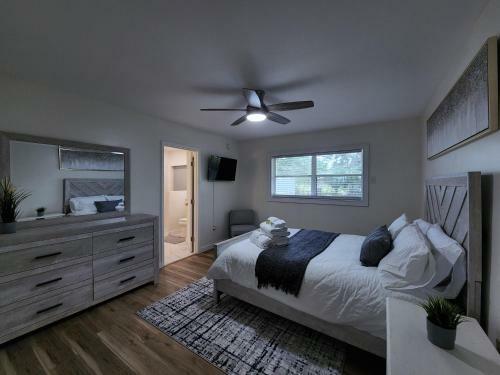 Large Family Home In Largo, Close To Beaches