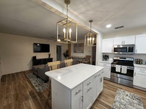 Large Family Home In Largo, Close To Beaches