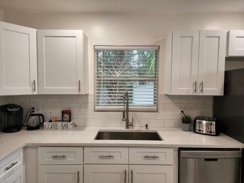 Large Family Home In Largo, Close To Beaches