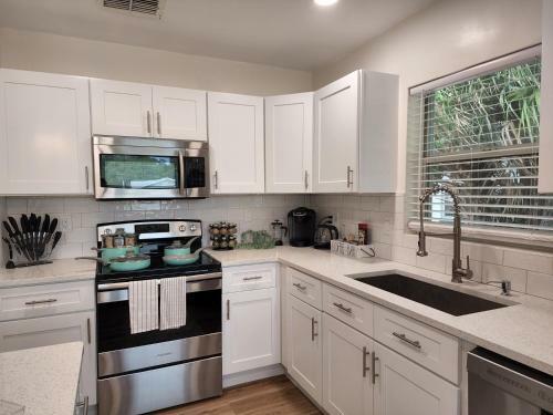 Large Family Home In Largo, Close To Beaches