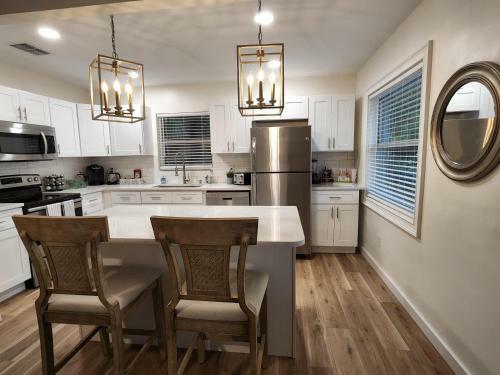 Large Family Home In Largo, Close To Beaches