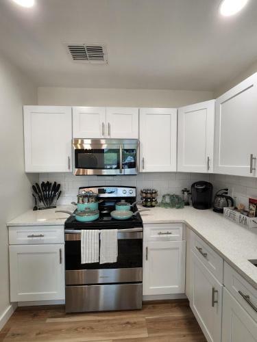 Large Family Home In Largo, Close To Beaches