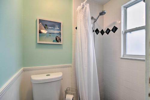 Chic Largo Escape With Grill About 3 Mi To Beach!