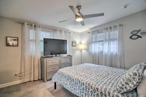 Chic Largo Escape With Grill About 3 Mi To Beach!