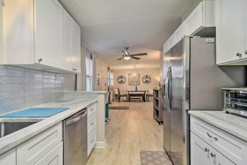 Chic Largo Escape With Grill About 3 Mi To Beach!