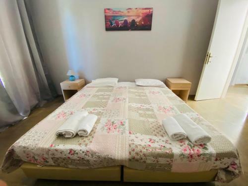 Olive Grove Poolside Apartments