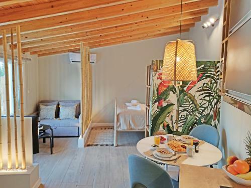 Villa Sea & Cliff Luxury Suites By Corfuescapes
