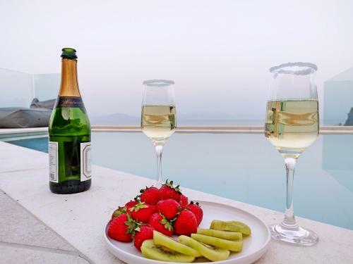 Villa Sea & Cliff Luxury Suites By Corfuescapes