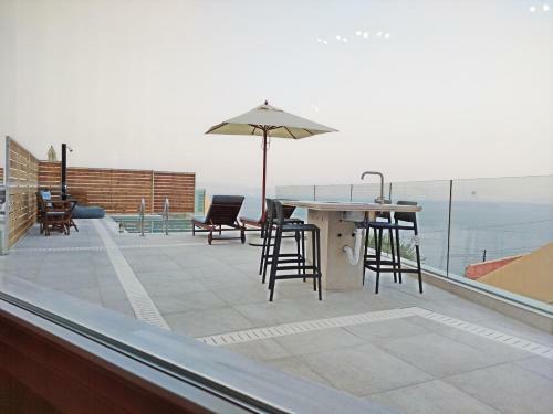 Villa Sea & Cliff Luxury Suites By Corfuescapes
