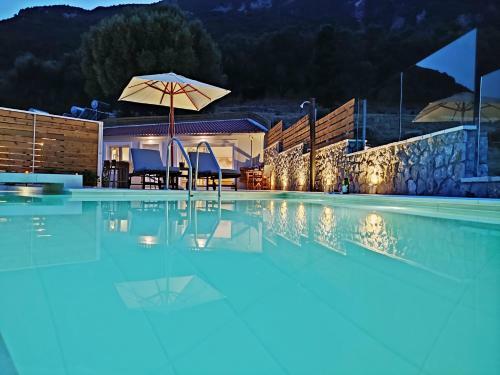 Villa Sea & Cliff Luxury Suites By Corfuescapes