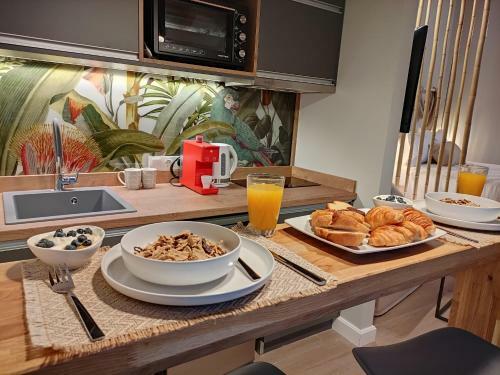 Villa Sea & Cliff Luxury Suites By Corfuescapes