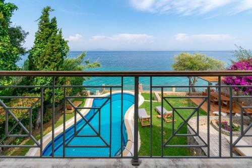 Villa Corfu Beachfront Vila Benitses