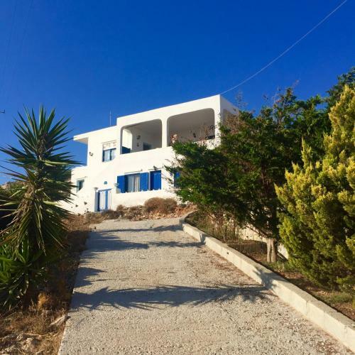 Comfortable House With Seaview In Donousa