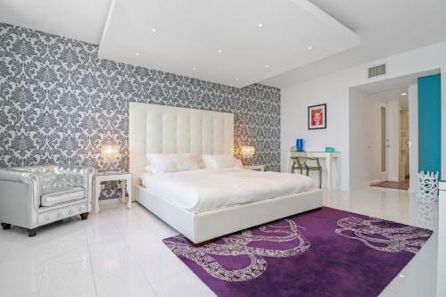 Luxury Beachfront Condo In Prime South Beach