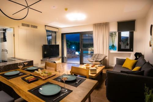Lithari Luxury Villa Private Pool, Mountain View