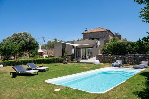 Lithari Luxury Villa Private Pool, Mountain View