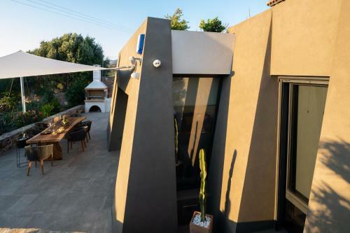 Lithari Luxury Villa Private Pool, Mountain View