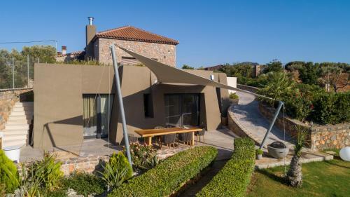 Lithari Luxury Villa Private Pool, Mountain View