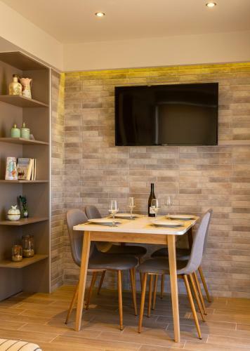Eleni's Cozy House