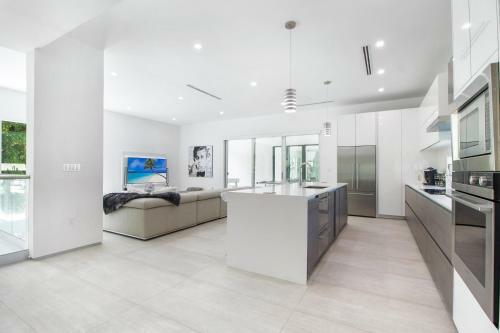 Ikon Villa - Rooftop Pool - Centric & Close To Beach