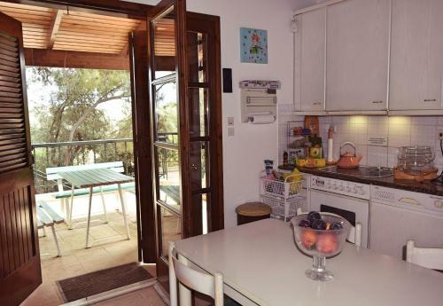 Seaside Villa In Alikes, Chalkida