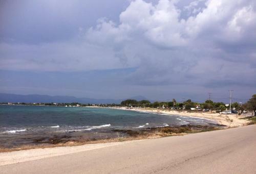 Seaside Villa In Alikes, Chalkida
