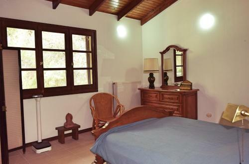 Seaside Villa In Alikes, Chalkida