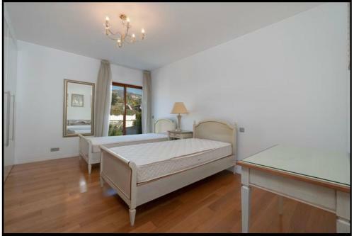 Villa Victoria With Private Heated Pool
