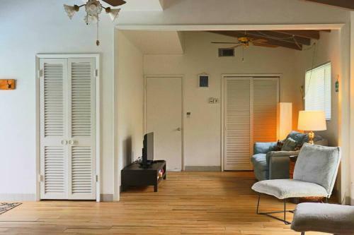 Cheerful 3 Bedrooms Home Two Minutes Walk To Beach