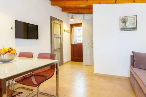 Olive Tree Farm 200m From The Beach