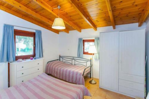 Olive Tree Farm 200m From The Beach