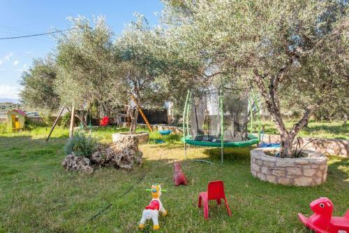 Olive Tree Farm 200m From The Beach