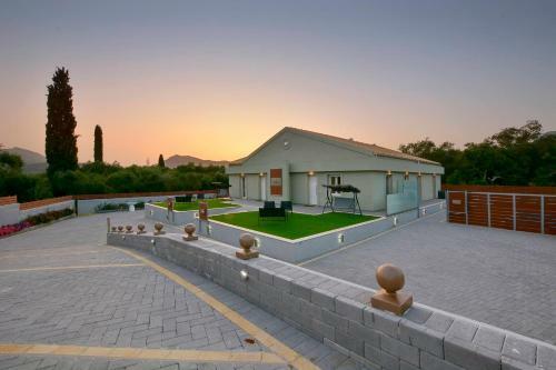 Villa Bratou