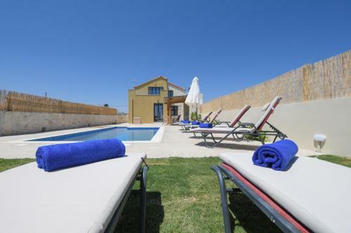 Arismari Villa - Private Pool