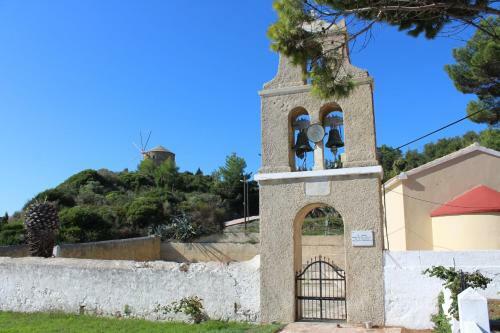 Bed & Breakfast Erikousa Palace Suites & Studios