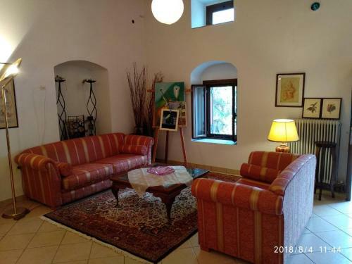Isida's Traditional Stone House With Inside Yard