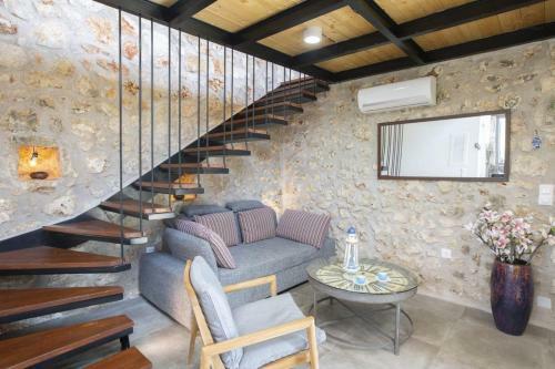 Villa Dell Mar Stone House