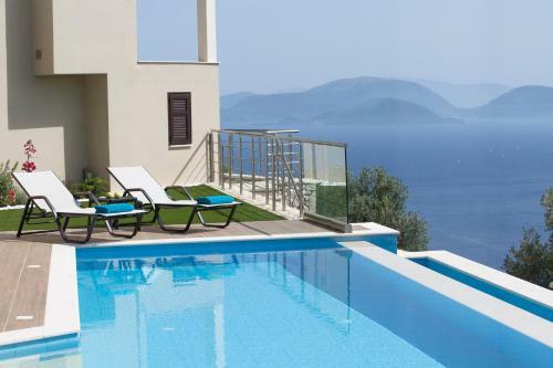 Hillside Villa With Infinity Pool, Breathtaking View