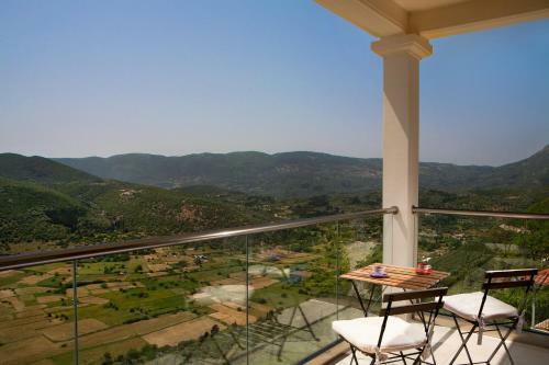 Hillside Villa With Infinity Pool, Breathtaking View