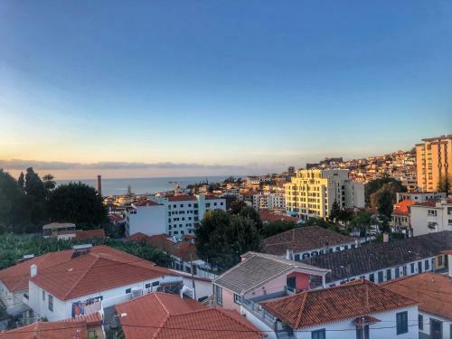 Lua Apartment - Sea View, Funchal City Centre
