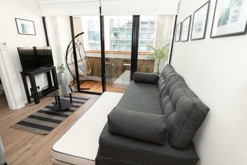 "el Farolito Apartment"