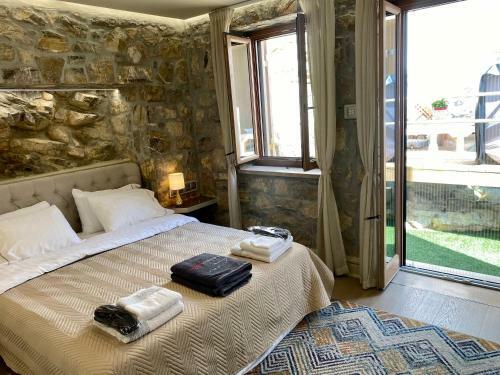 Sea-front Jacuzzi & Garden Luxury Rock Villa Ermioni